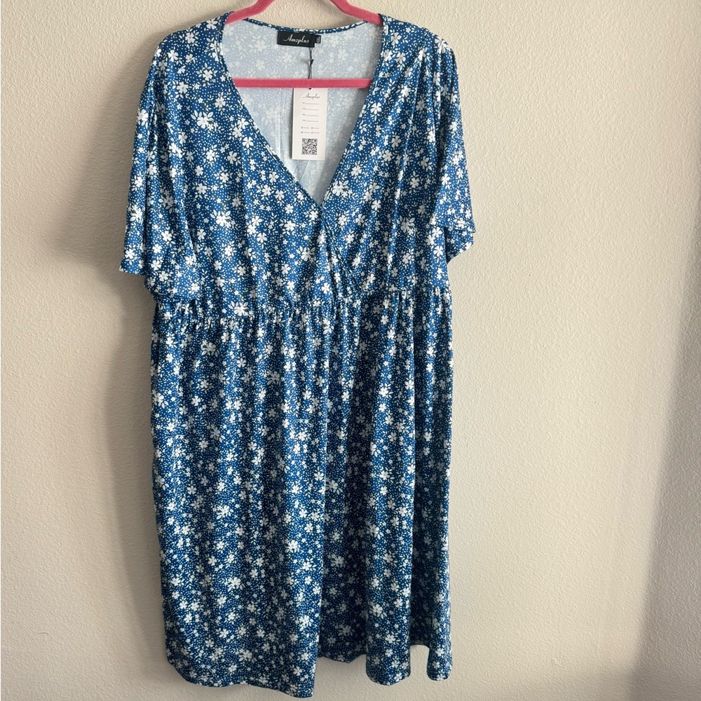 Amazon Plus (AmzPlus) cute, flowy, pretty, blue flory dress size 4x